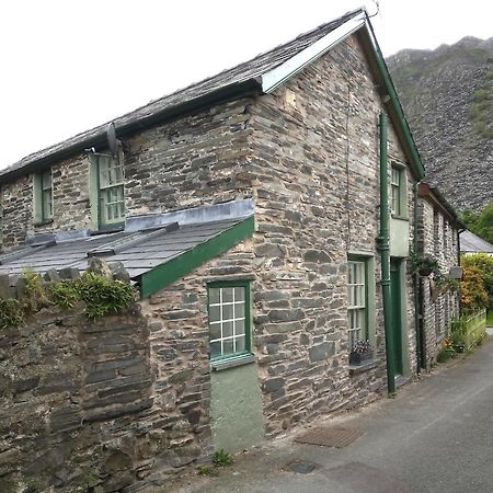 Ty Hen - Quirky Grade II Listed Cottage Blaenau Ffestiniog Exteriör bild