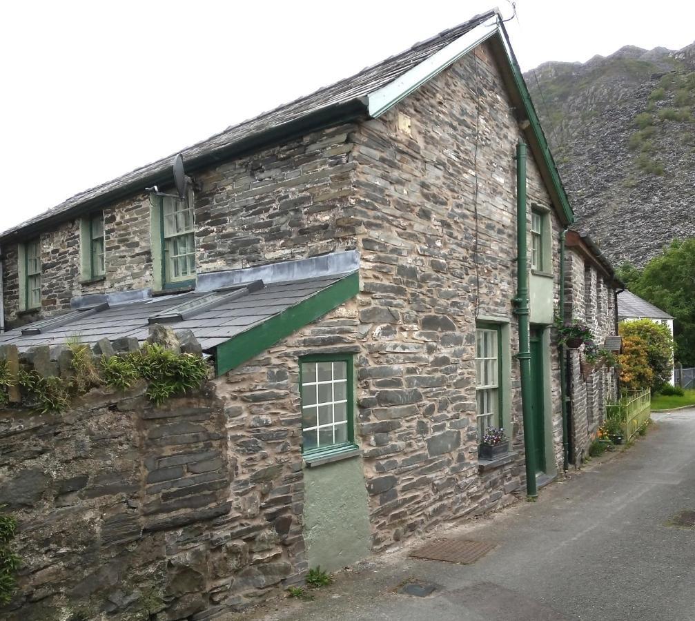 Ty Hen - Quirky Grade II Listed Cottage Blaenau Ffestiniog Exteriör bild